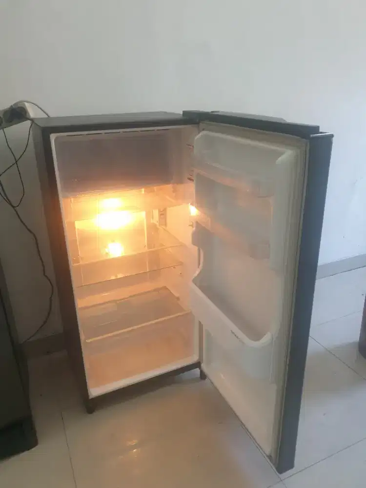 Lemari es Panasonic