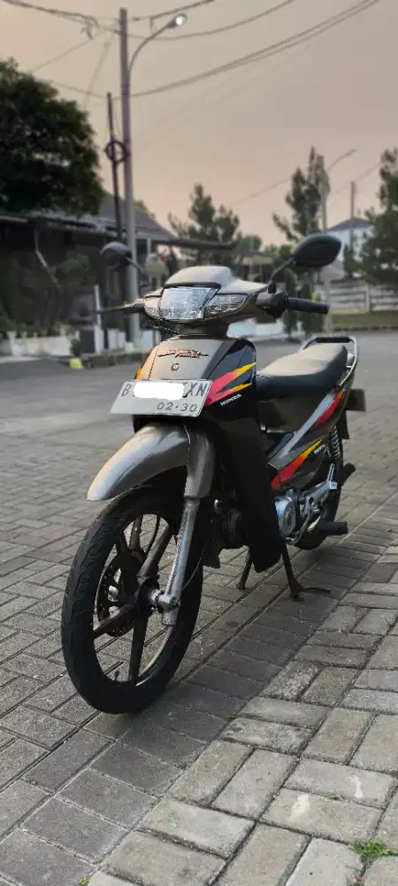 Dijual Supra 100 tahun 2000 - Pajak Hidup