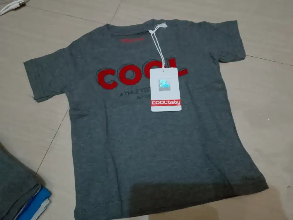Kaos bayi bulanan setahun cowok