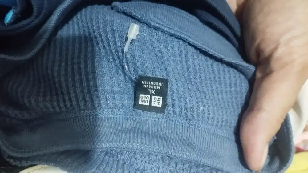 Kaos lengan panjang uniqlo baru TDK rusak