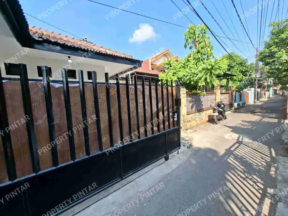 DI JUAL MURAH RUMAH BAGUS MINIMALIS SUDAH RENOVASI AKSES MOBIL DI CONDET JAKARTA TIMUR