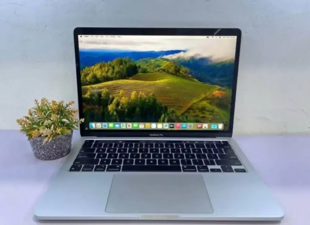 MacBook Pro TB 13 2020
Core i5/RAM 16GB/SSD 512GB/CC 687 NORMAL