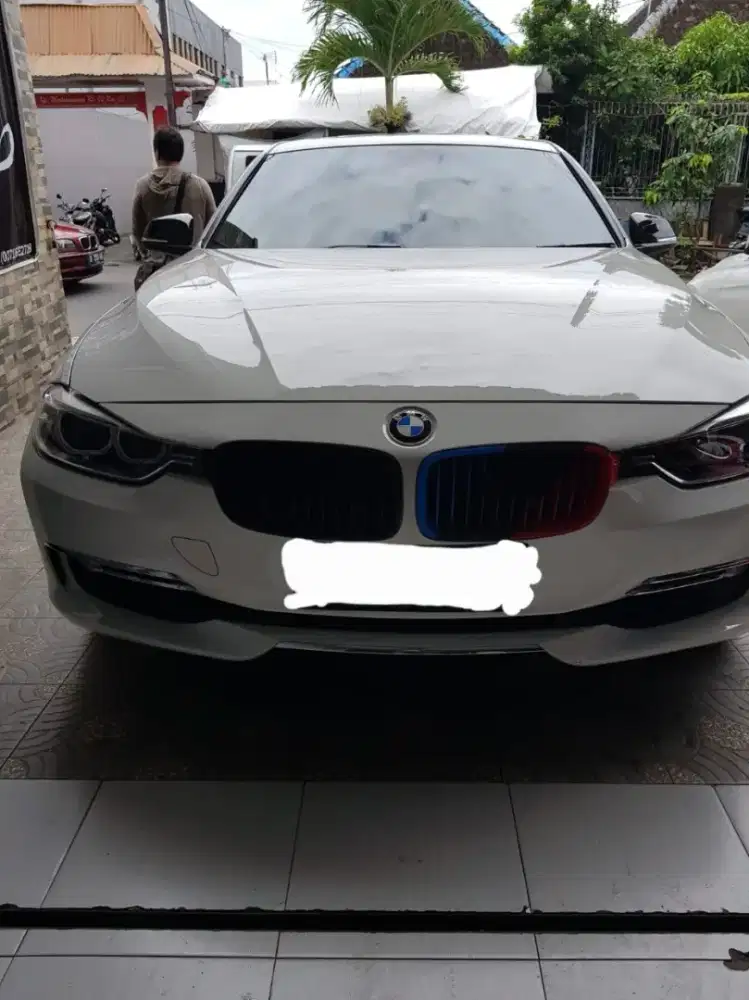 Bmw 328i putih kondisi istimewa