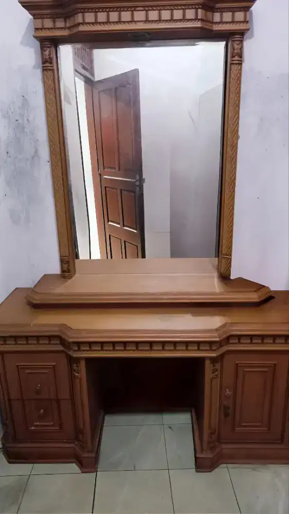 Meja rias kayu besar (bongkar pasang)