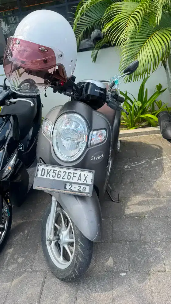 Scoopy th 2018 warna coklat hitam