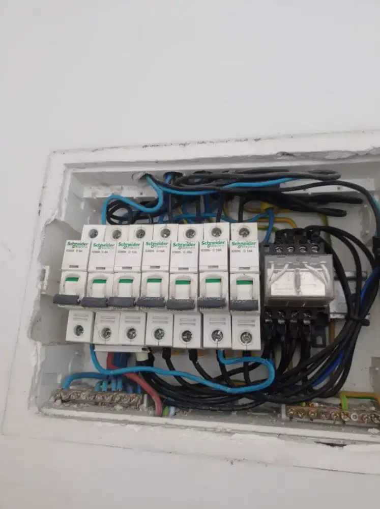 Tukang Listrik / Water heater / Pemipaan Rumah dan Kos