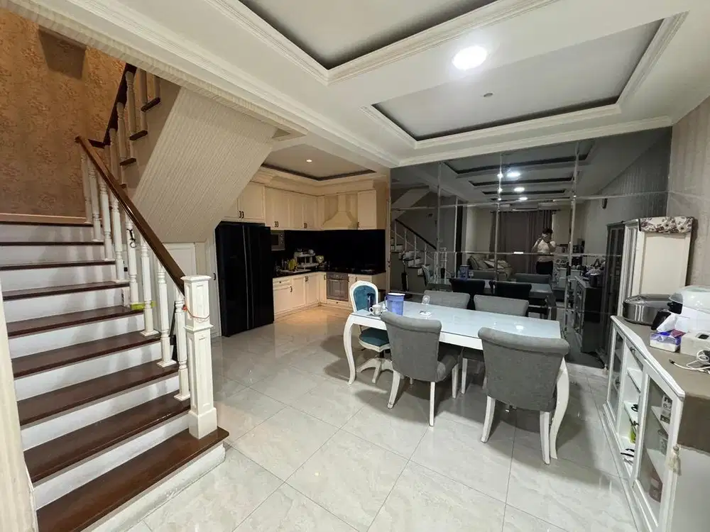 Di Jual Rumah Gading Arcadia, jalan 3 mobil