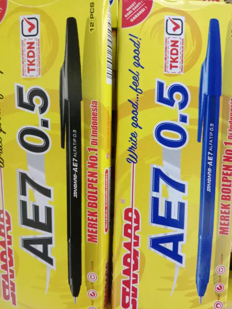 Standard pulpen AE7  isi 12