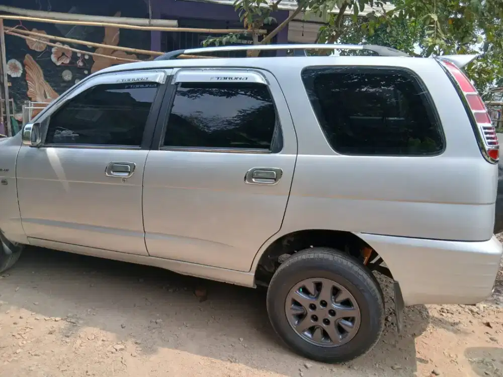Dijual mobil daihatsu taruna