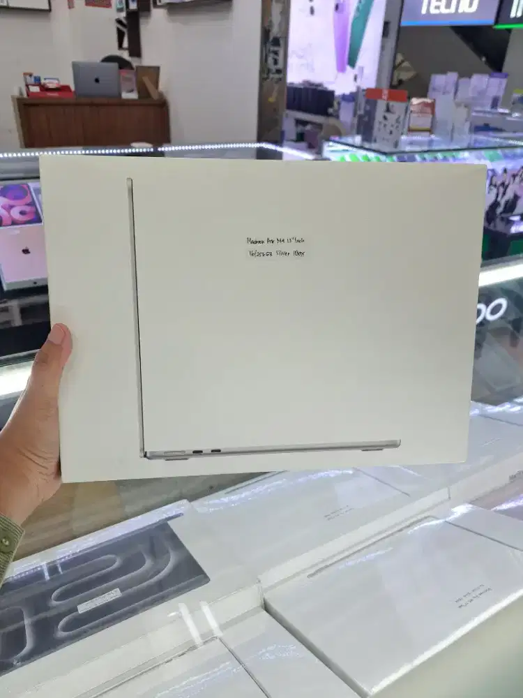 Macbook Air M4 16/256GB Silver 13 Inch New Garansi IBOX Ready Stok