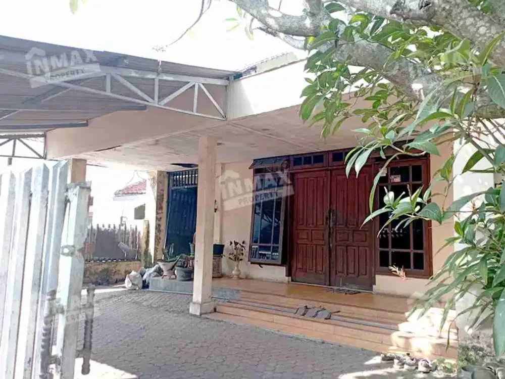 rumah luas dekat pasar tawangmangu