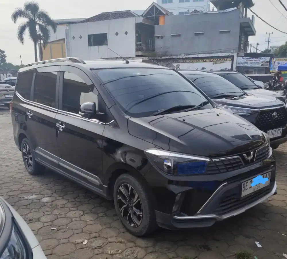 Wuling Confero S Lux manual.