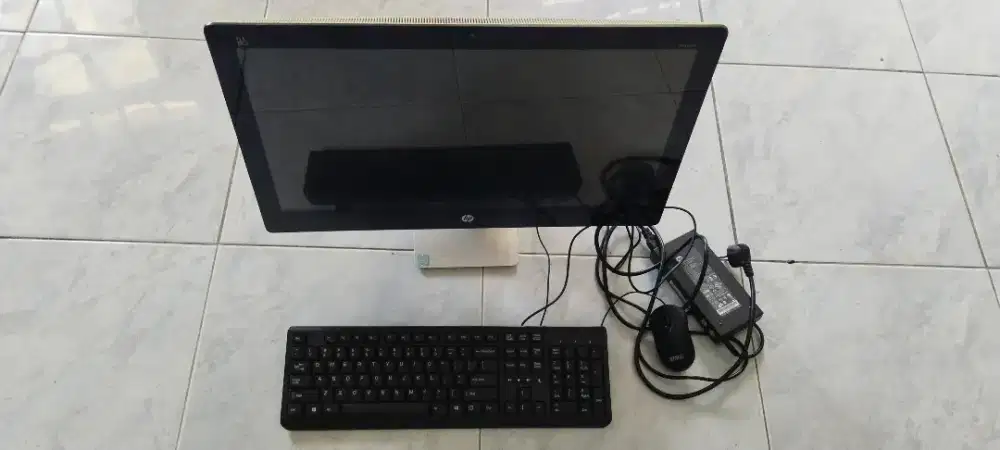Komputer all in one core i3 gen 6 lengkap dengan cas ORI nego