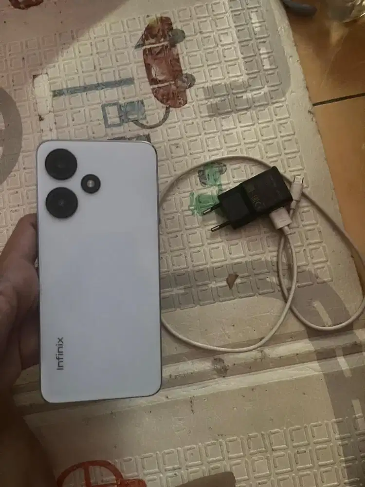 Infinix hot 30i fullset 8+8/128gb