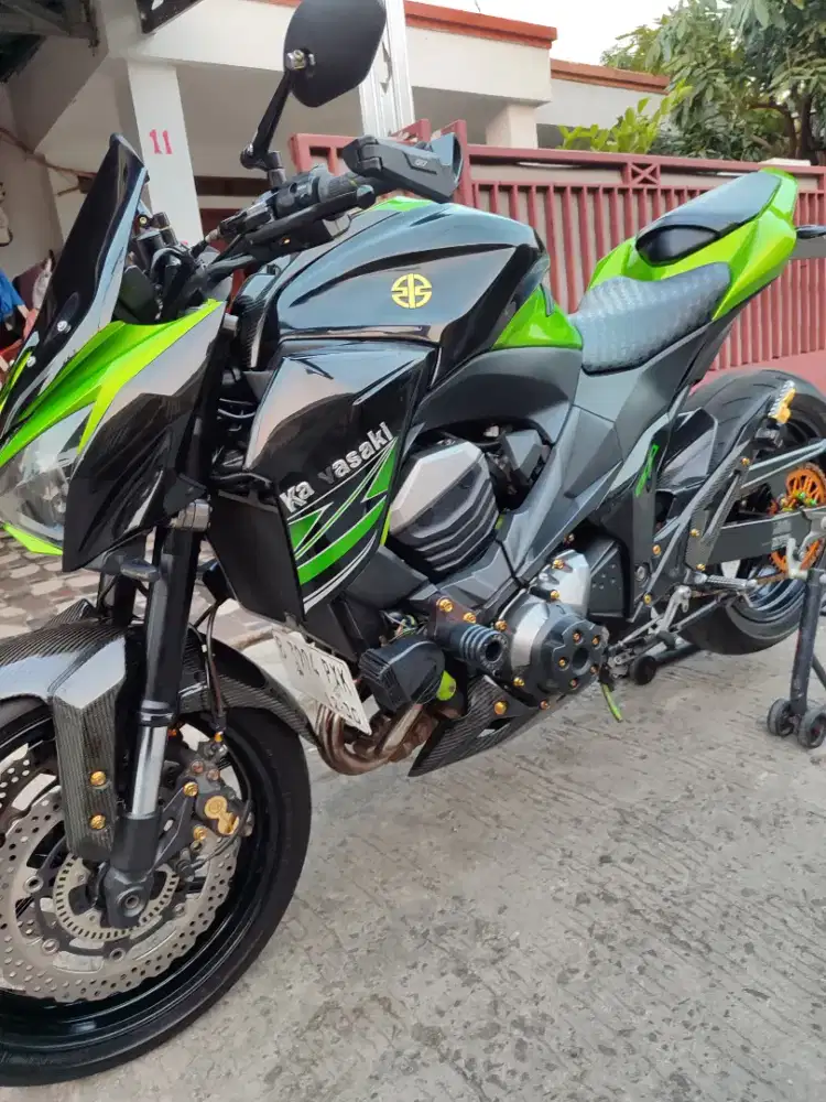 KAWASAKI Z800 LIKE NEW