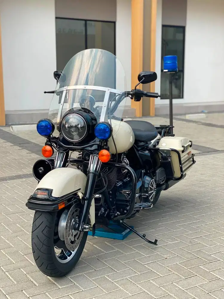 ROADKING POLICE 2013 FULL PAPER