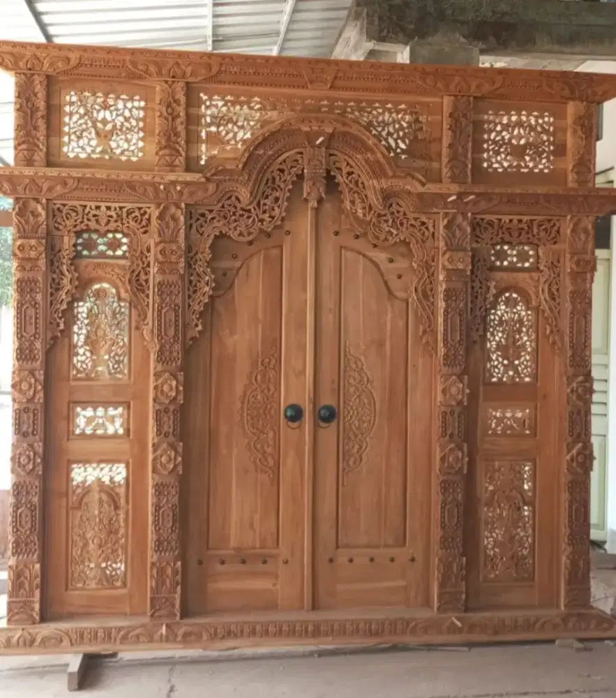Pintu Ukir Gebyok Jati Jepara