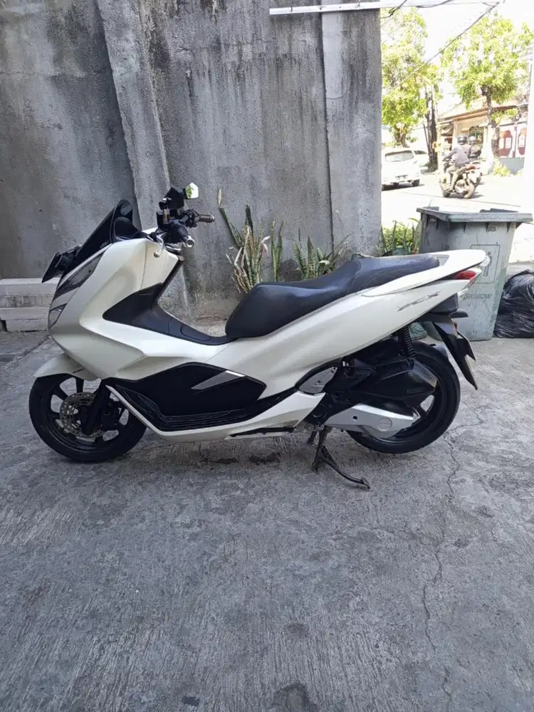 PCX putih 2019 Deva motor