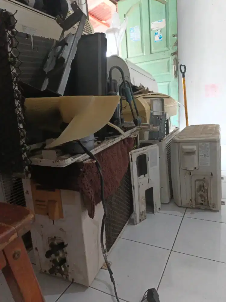 MENERIMA AC BEKAS
