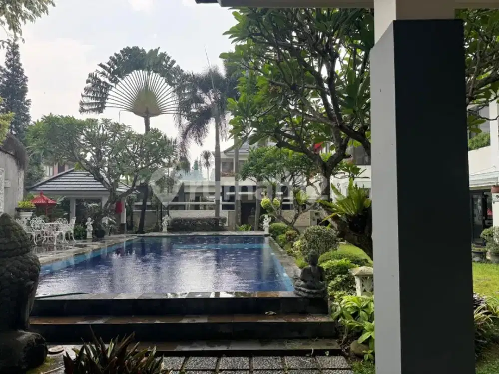 Rumah Cantik Mewah Luas Ada Pool N Taman