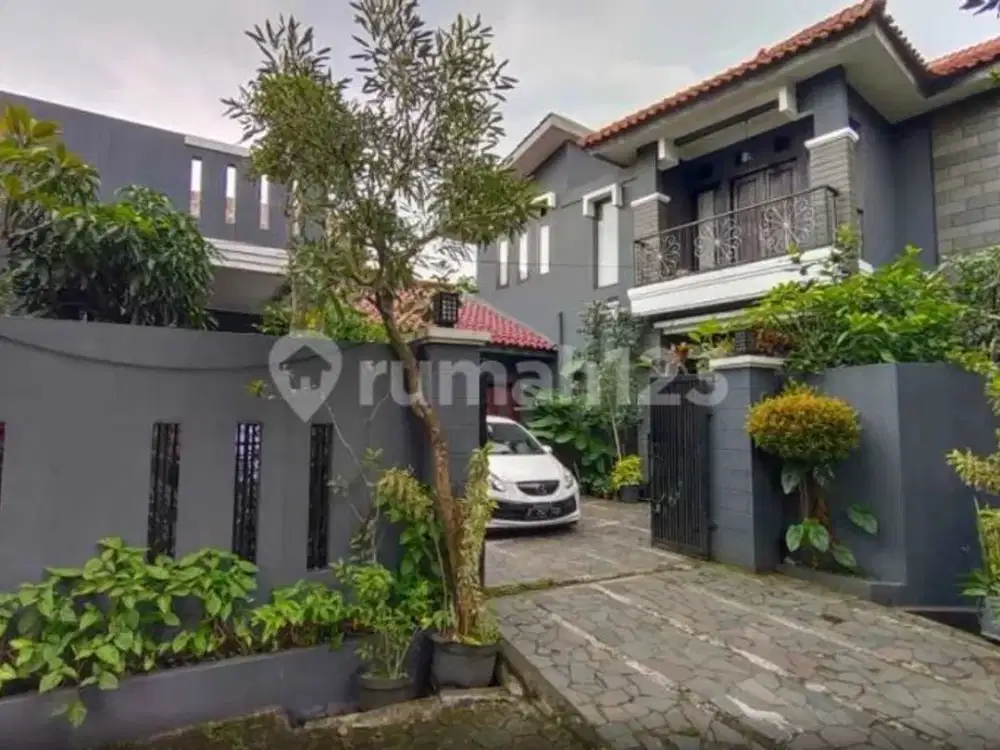 Dijual rumah 2 lantai siap huni di komplek kavling IPTN,  cihanjuang,  cibabat,cimahi