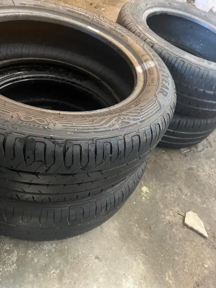 Ban Good Year Duraplus 2 kondisi mantap 195/60 R16 brv stream jazz