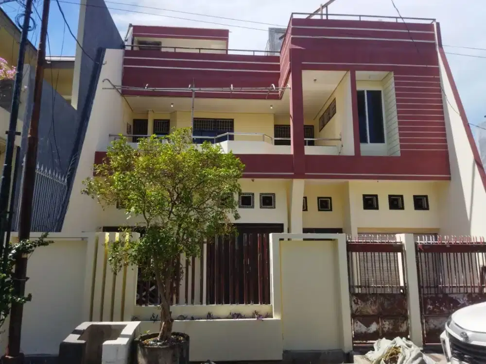 Full Deck Rumah Darmo Indah Bangunan 3 Lantai