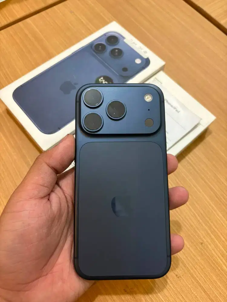 Iphone 17 pro 256gb blue iBox  bh 100% cc 78 - garansi jan 2027