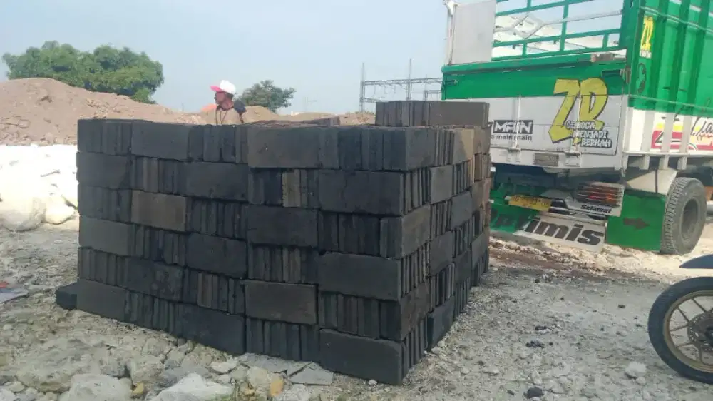 Suplay aneka pasir koraL dan bata merah
