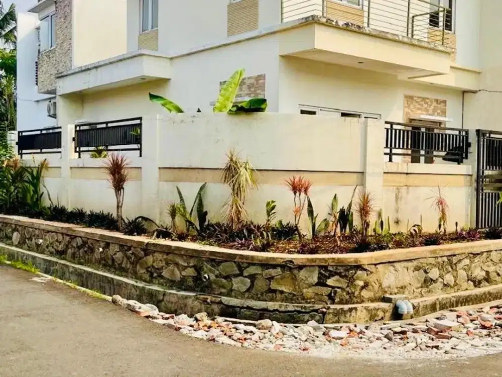 Dijual Murah Rumah Hook Jelambar Dekat T.Angke - 3BR (T/B 194 m² / 200 m²) SHM, 2.8 M, Grogol Petamburan, Jakarta Barat
