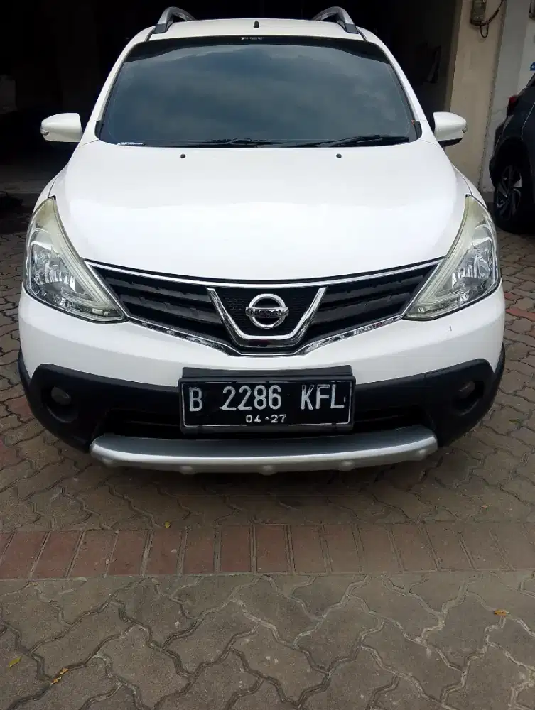 GRANG LIVINA XGEAR 2017 AT/AUTOMATIC PUTIH