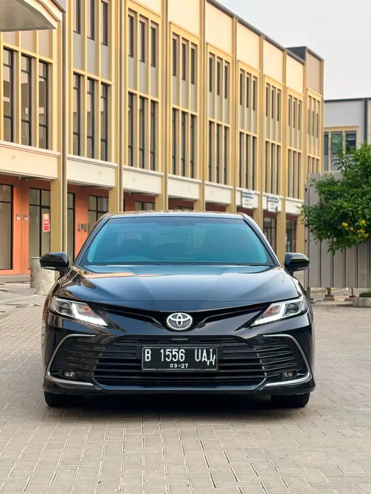 Sedan Mewah nan Murah ni Toyota Camry V AT 2022 Facelift Hitam Sunroof