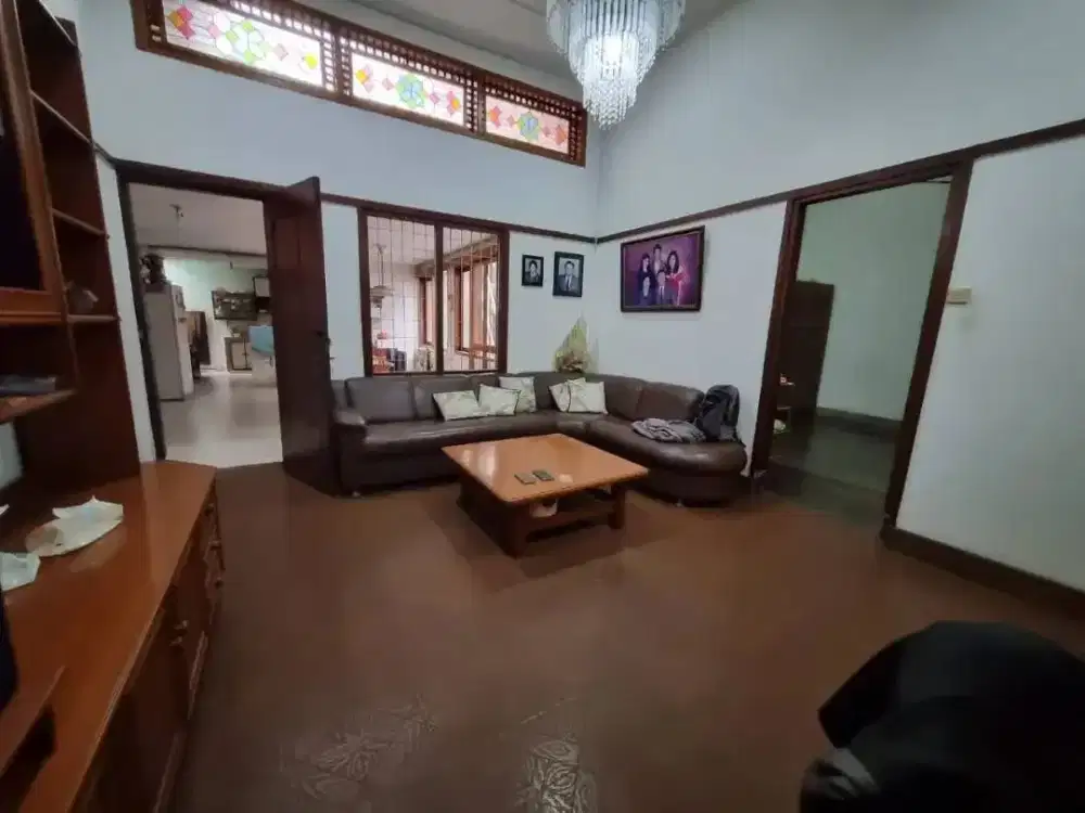 Jarang ada Rumah di Pusat kota bandung Riau Martadinata dekat gedung sate Harga Terbaik