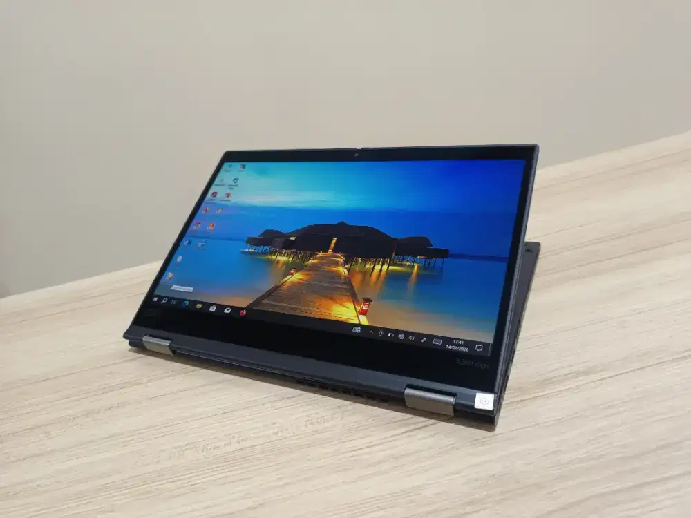 Yoga core i5 touchscreen dan bs dilipat,keyboard nyala,layar Full HD
