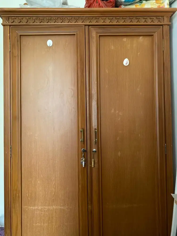 Lemari Pakaian kayu