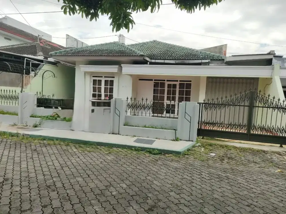 DISEWAKAN RUMAH DALAM PERUMAHAN LOKASI NYAMAN GODEAN