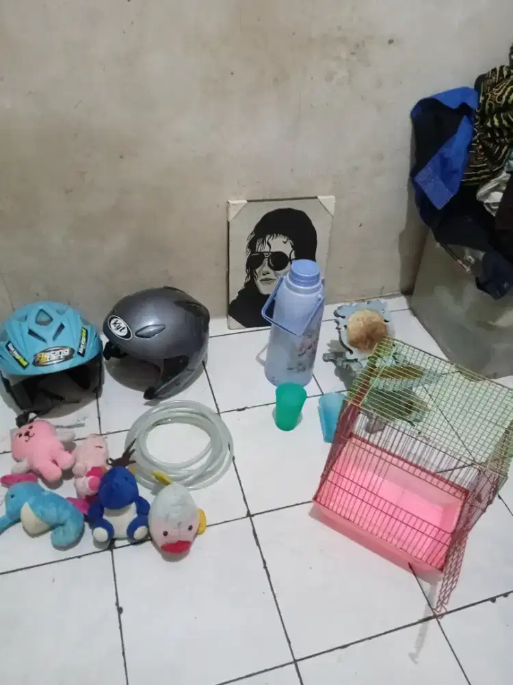 130ribu aja di jual dapet semuanya barang yang ada di foto borongan ya