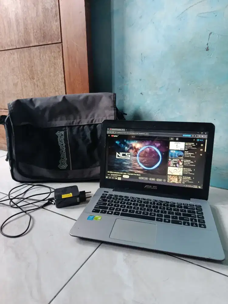 Laptop asus core i3