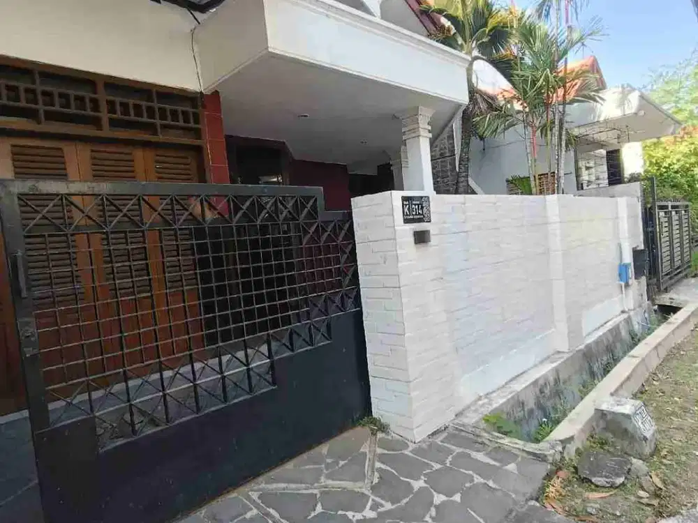 Dijual Rumah Griyashanta Estetik , 2 Lantai , Siap Huni