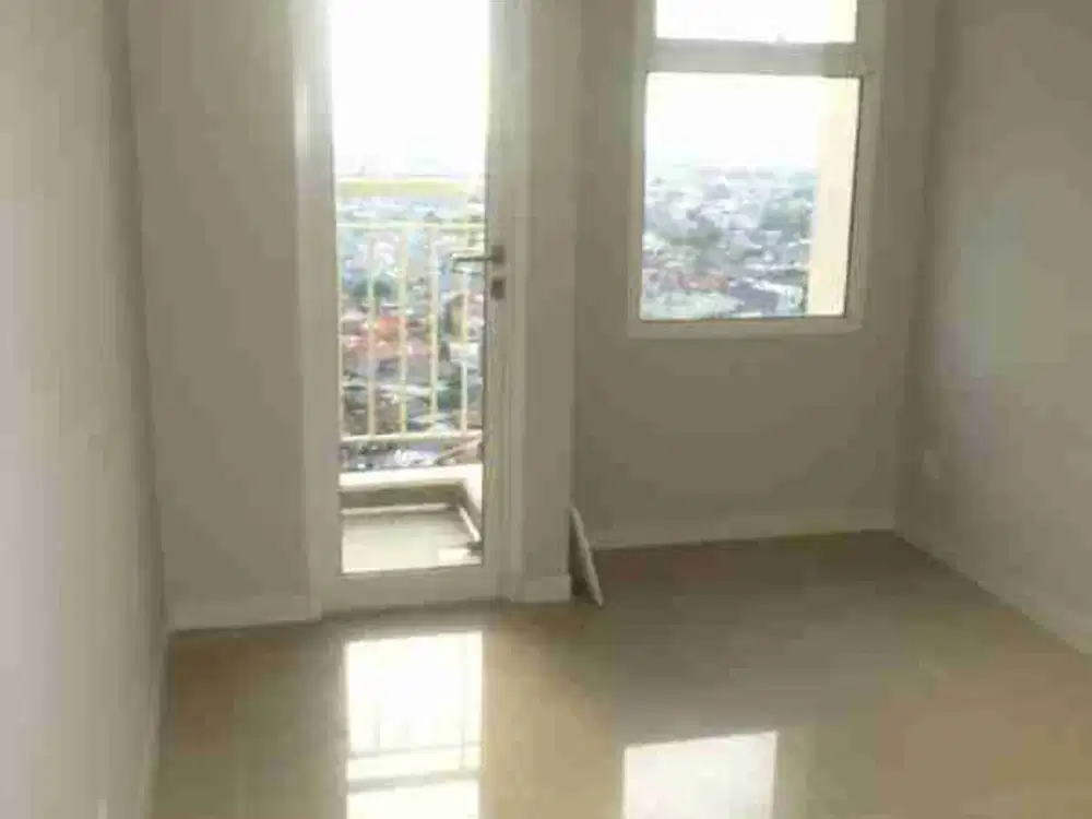 disewakan tahunan unit studio unfurnished apartemen madison park lokasi sangat strategis dekat mall central park dan mall taman anggrek