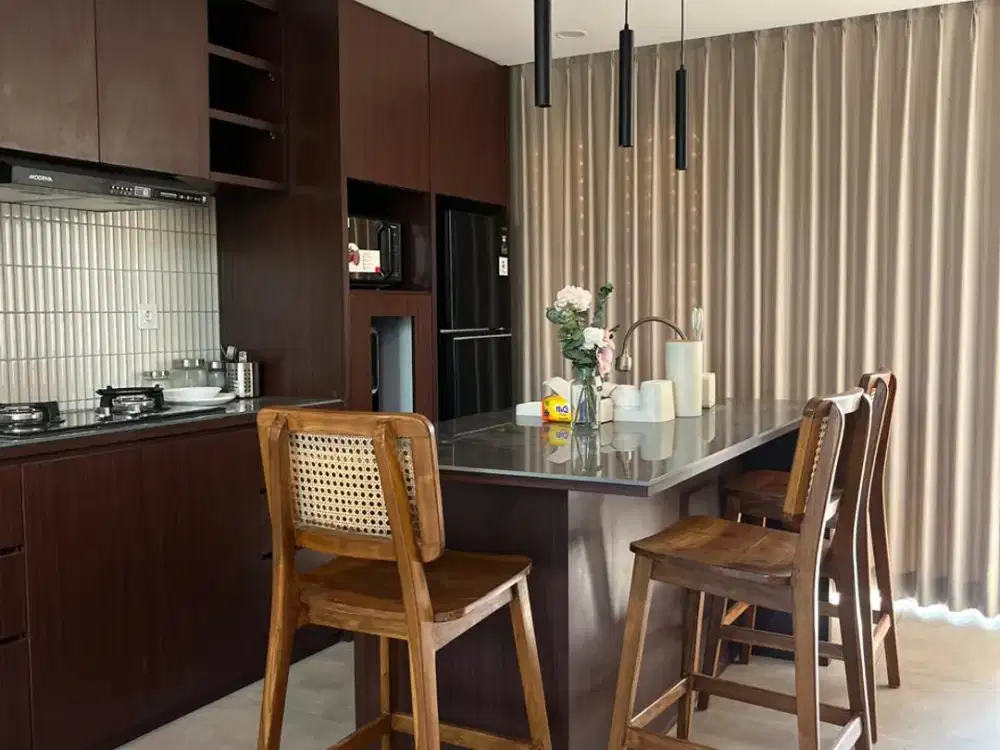 RUMAH LUXURY FULL FURNISHED DI KAWASAN EKSKLUSIF – READY TO MOVE IN