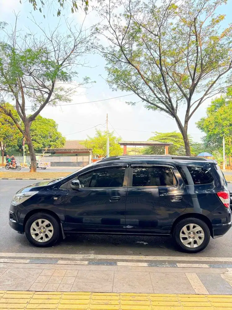 Chevrolet Spin 2014 Bensin