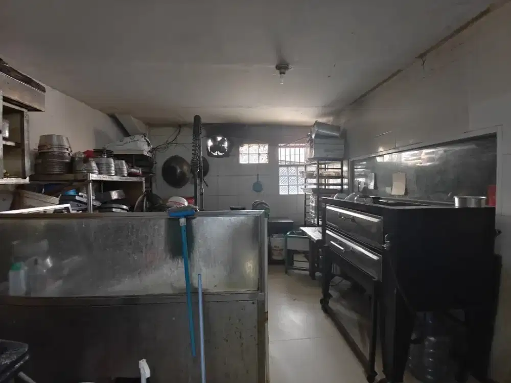 DIJUAL CEPAT BANGUNAN 1 LANTAI DI PINGGIR JALAN PENGGILINGAN