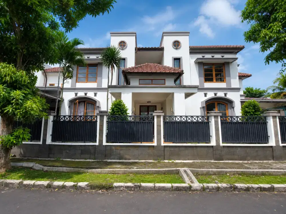Rumah Luas Posisi Hook Cocok Untuk Kantor di Perumahan Tanjung Mas, Tanjung Barat, Jagakarsa