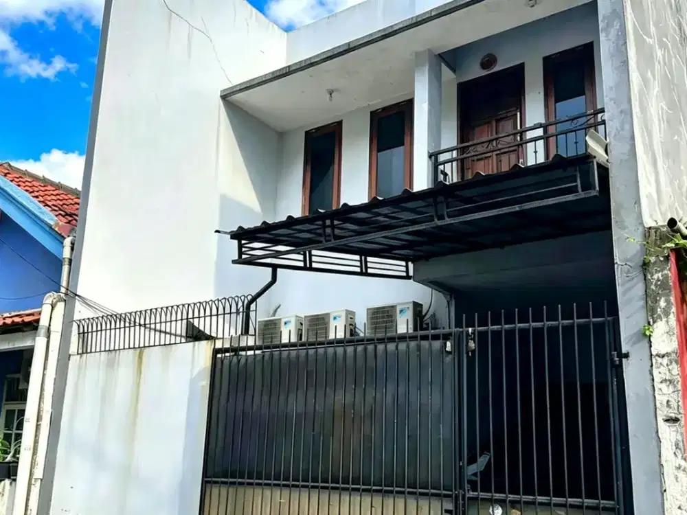 SUPER HOT! Rumah 2 Lantai Semi Furnished di Rawamangun – Dekat Arion Mall | SHM | Siap Huni