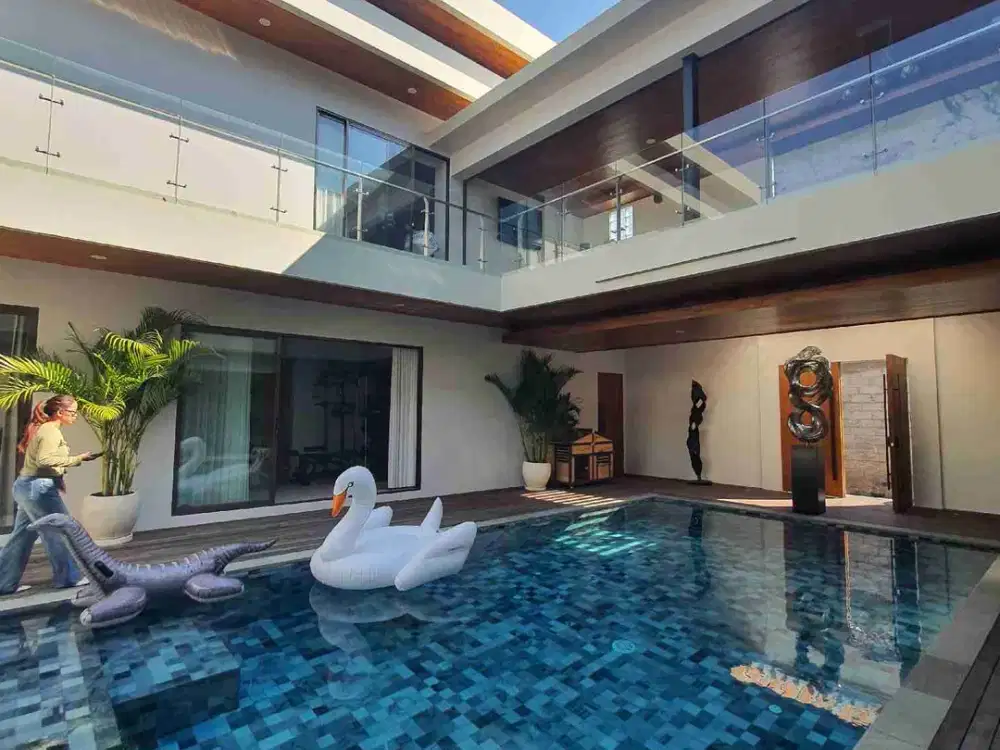 Brand New Luxury Villa 3 bedrooms, Land 348 sqm. Prime Location Central Seminyak. Exceptional Investment