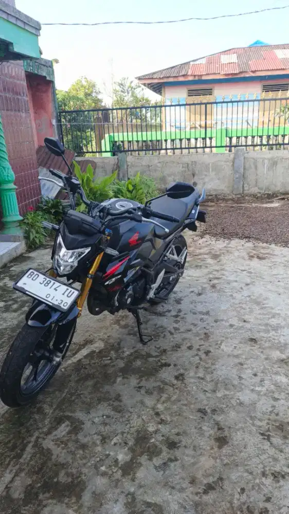 Motor cb 150r v4