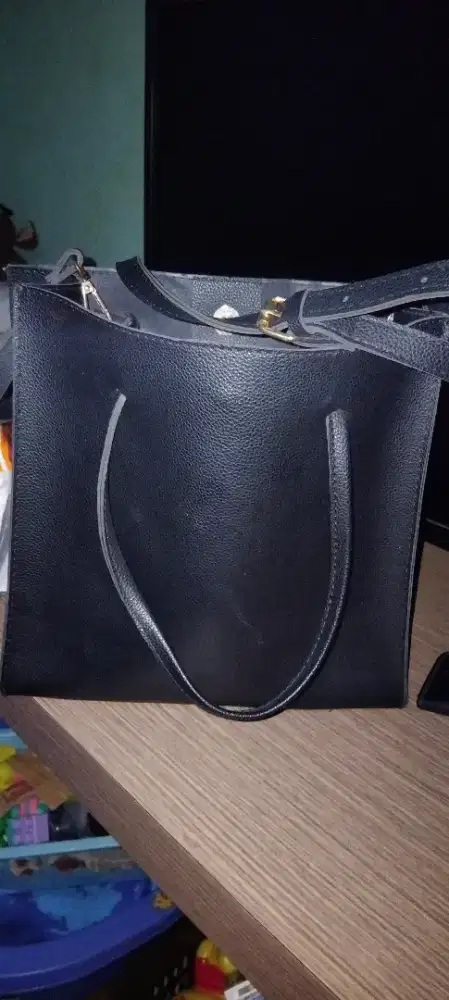 Tas selempang kulit tebal