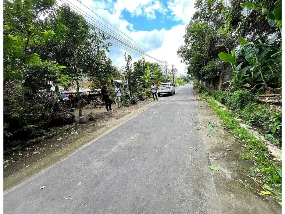 Dekat Candi di Kalasan Tanah Jogja di Jl. Raya LPMP