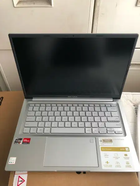 Laptop ASUS M1405YA - 2025